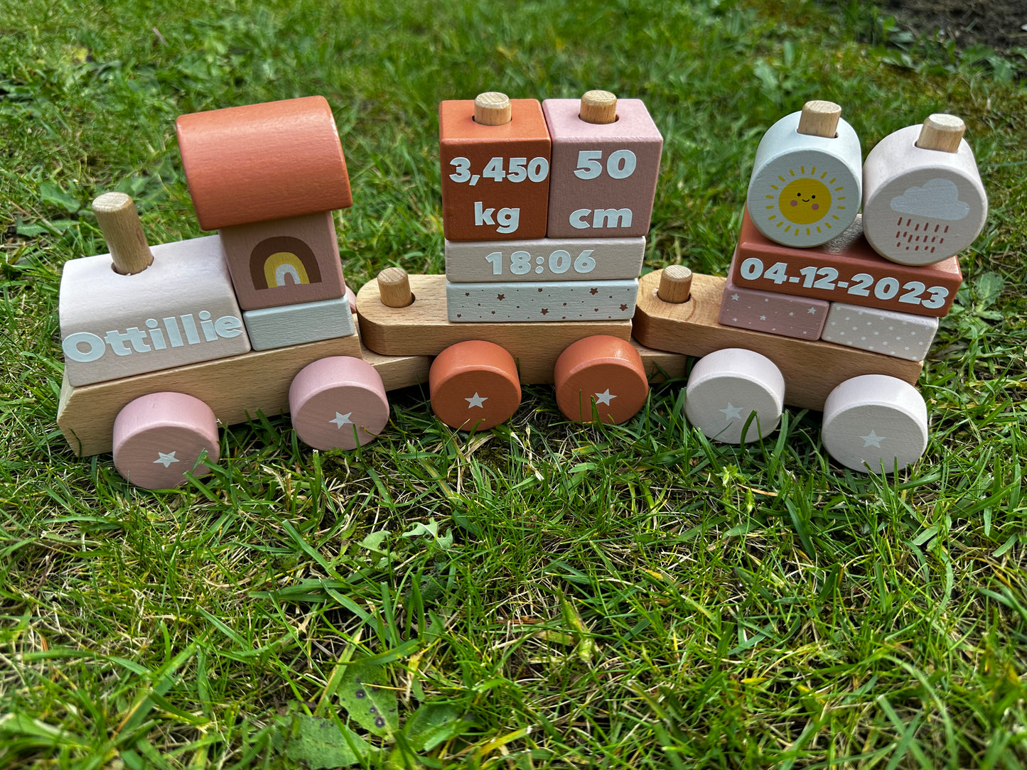 Geboortetrein bij zonsopgang