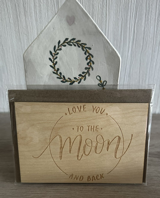 Houten wenskaart Love You To The Moon And Back